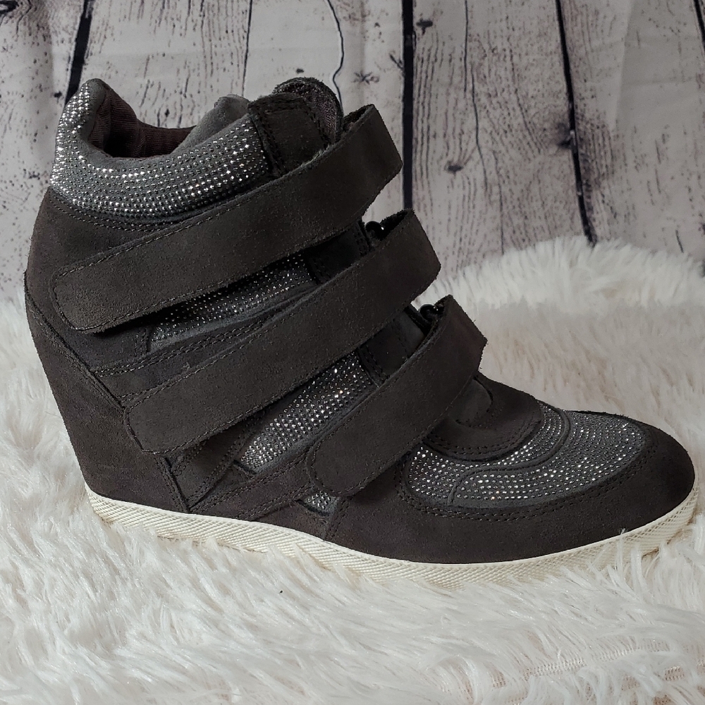 Nine West Gray and Silver Leather Wedge Sneakers Size 8